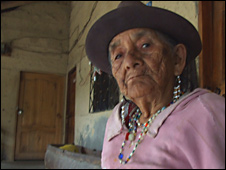 María Luisa Medina, de 104 años: una rutina simple la mantiene "durita"